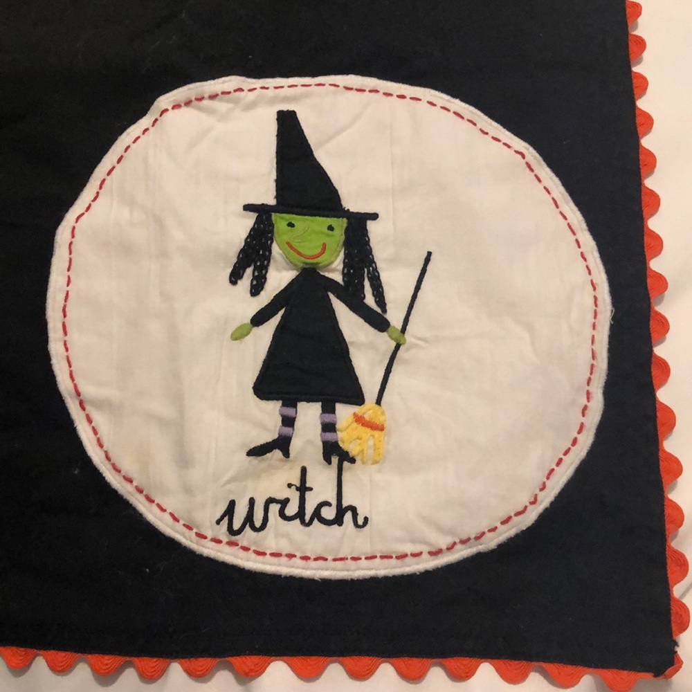 POTTERY BARN KIDS HALLOWEEN TABLE RUNNER
